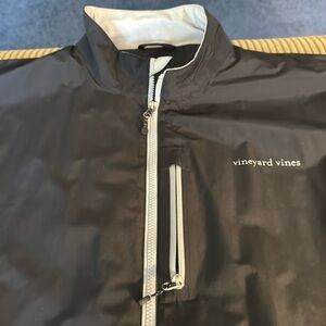 Men’s Black Vineyard Vines black zipper raincoat. XL